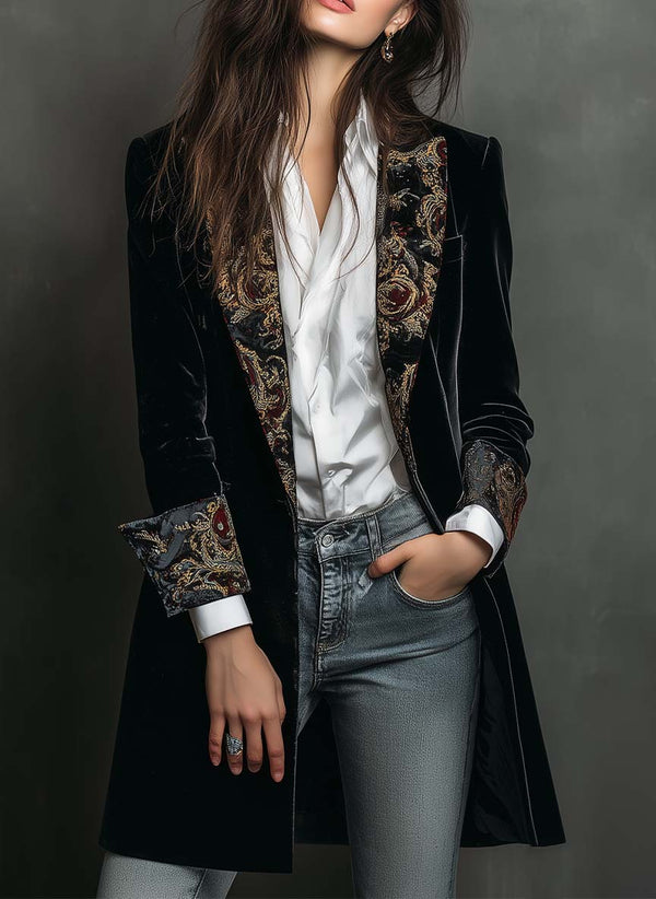 Léontine | Blazer Ajustado com Estampa Barroca em Preto